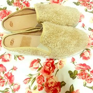 Barely used ugg nice and comfort